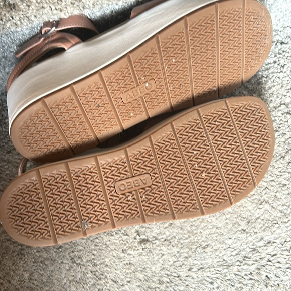 Abeo 8.5 Devyn wedge - Picture 2 of 4